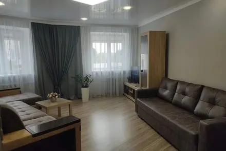 Трехкомнатная квартира на сутки в Пинск, пл. Ленина 4
