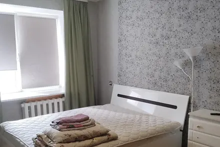 Трехкомнатная квартира на сутки в Пинск, Центральная ул. 44